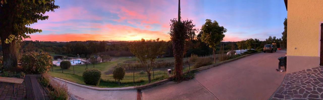 אסטי Agriturismo Tre Tigli מראה חיצוני תמונה