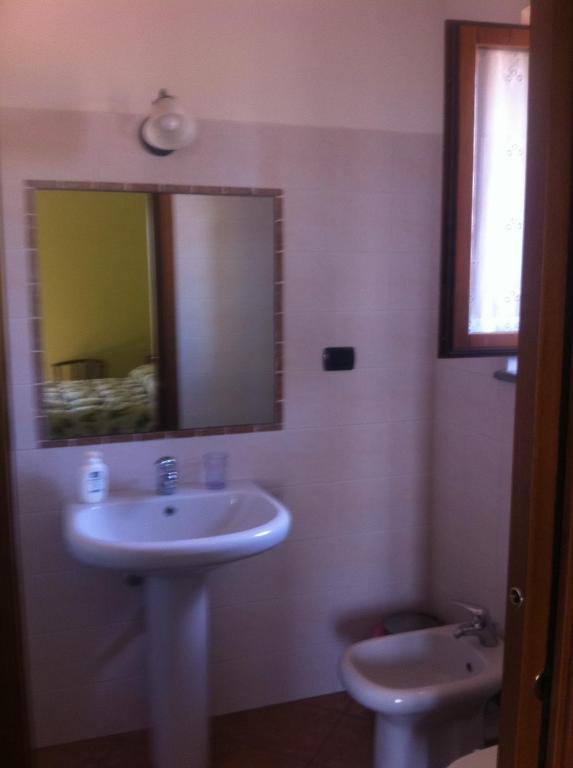 אסטי Agriturismo Tre Tigli חדר תמונה